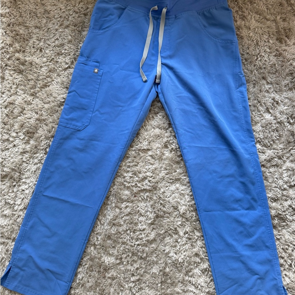 Woman’s Kade Cargo FIGS Blue Scrub Pants